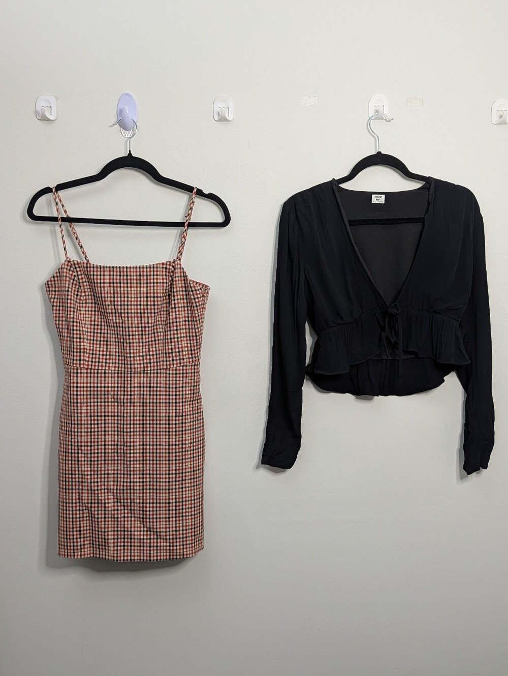 Aritzia Bundle - Wilfred Plaid Dress + Sunday Best Black Cropped Cardigan Size S